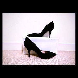 Guess Black high heels .